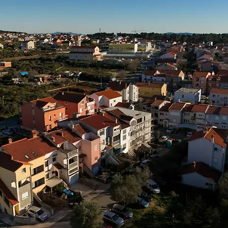 Lucian Apartamento *